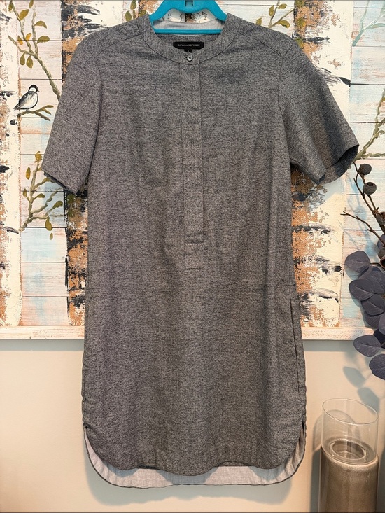 Banana Republic Dresses & Skirts - Banana Republic Heather Gray Short-Sleeve Tunic Dress